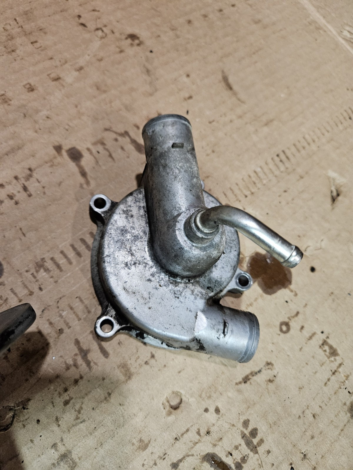 08-18 Suzuki Hayabusa GSX1300R OEM Engine Motor Water Pump Water Pump Housing