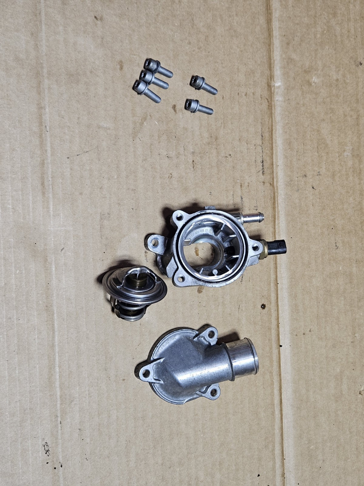 12 13 14 15-18 2013 BMW S1000RR Engine OEM Thermostat Housing Sensor THERMOSTAT