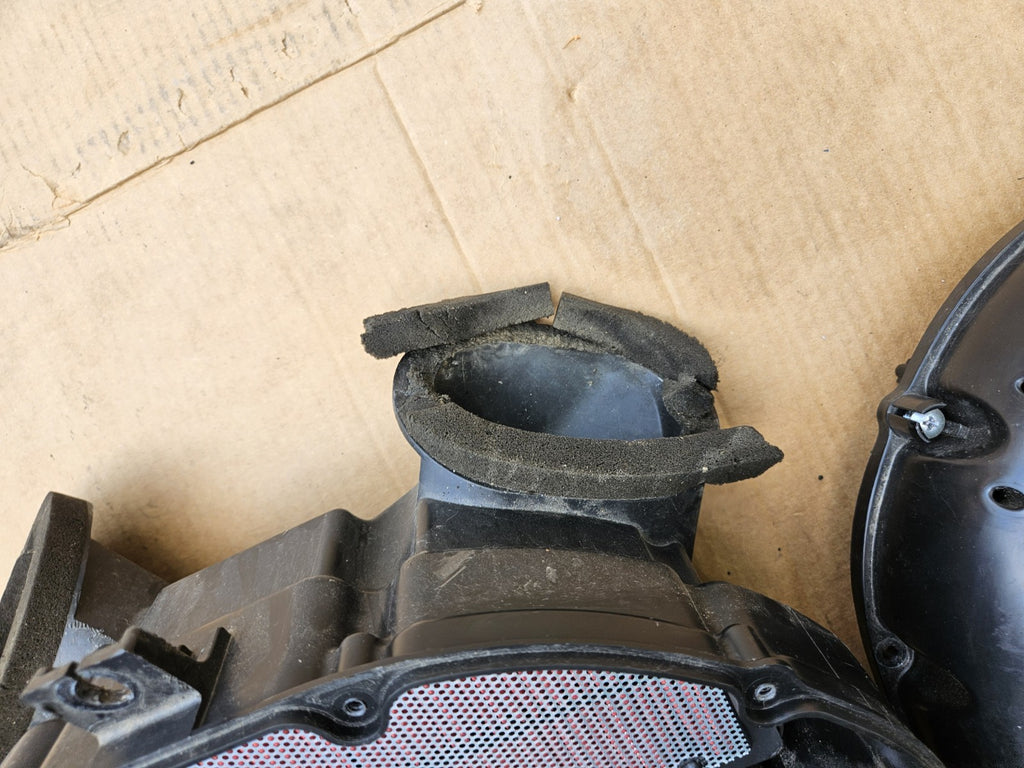 09-16 Suzuki GSXR 1000 Intake Air Box Filter Cleaner