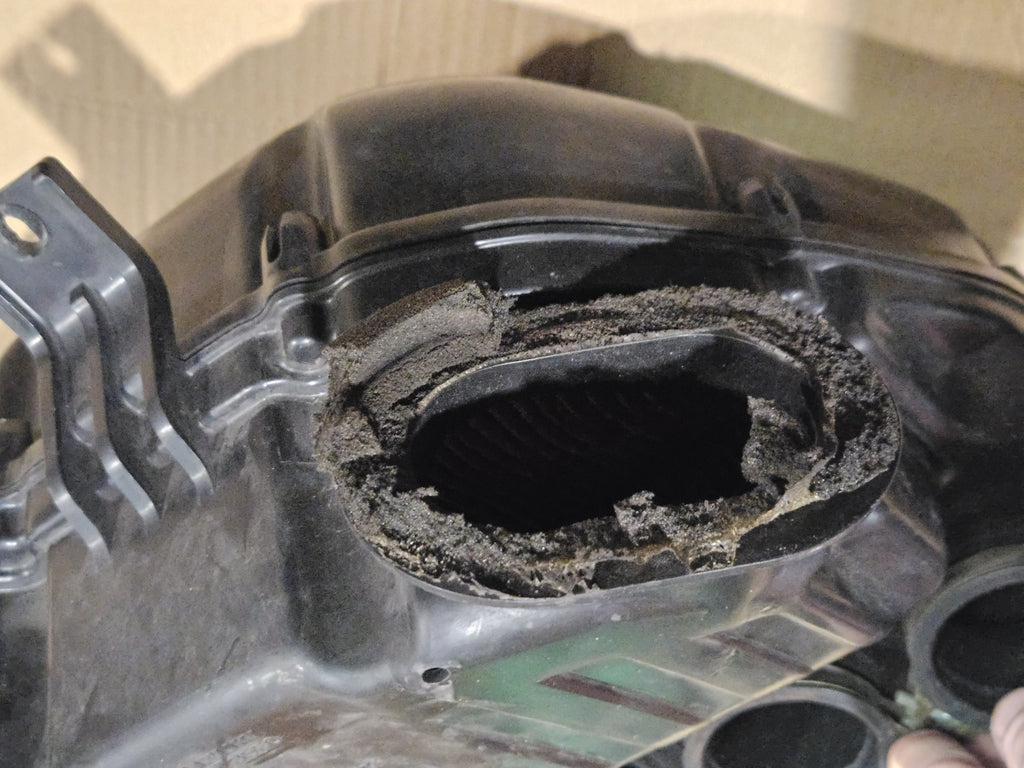 01-03 Suzuki GSXR 750 Intake Air Box Filter Cleaner OEM