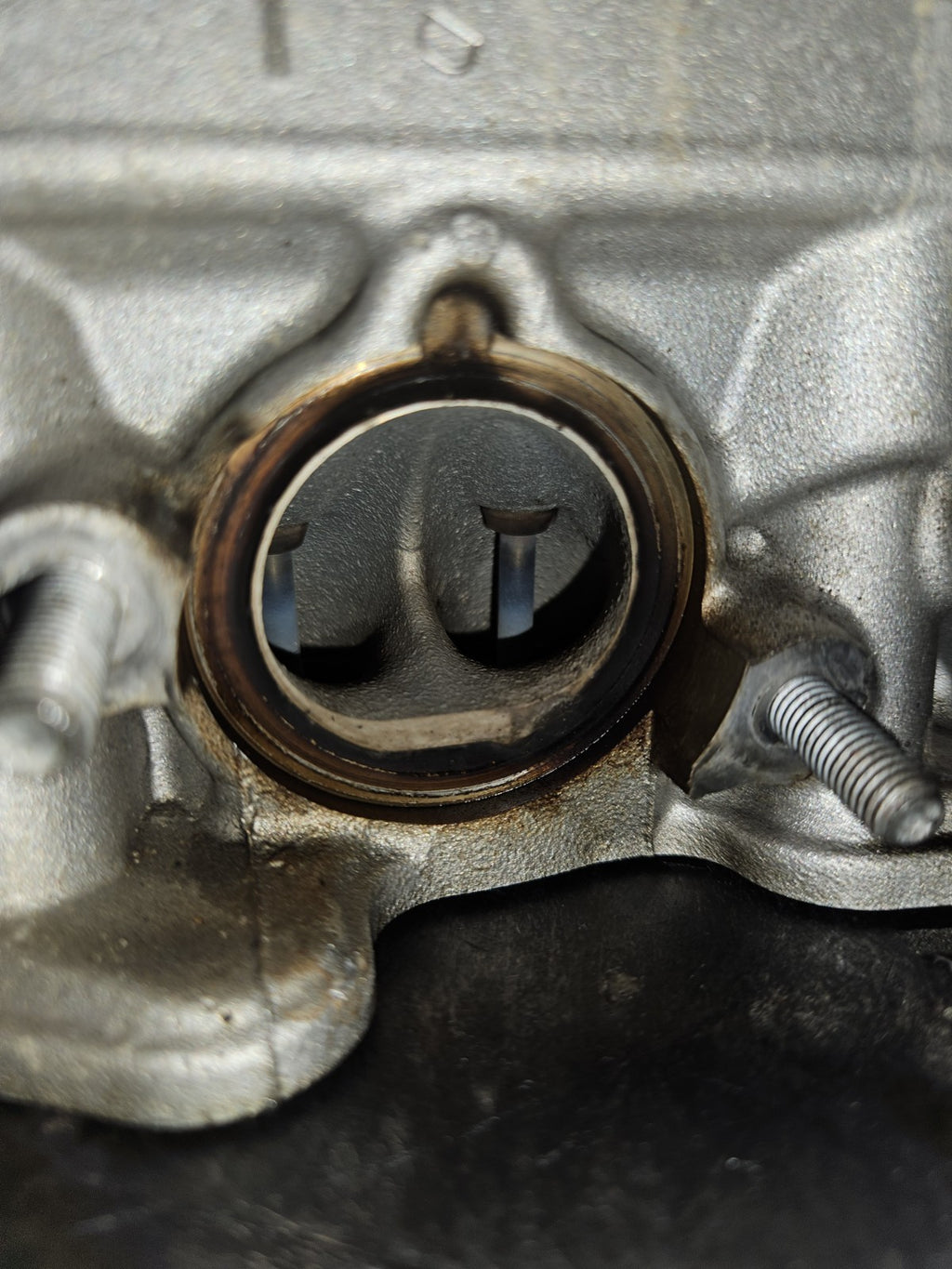 15-19 2015 BMW S1000RR Motor Engine OEM Cylinder Head 11127713134-06