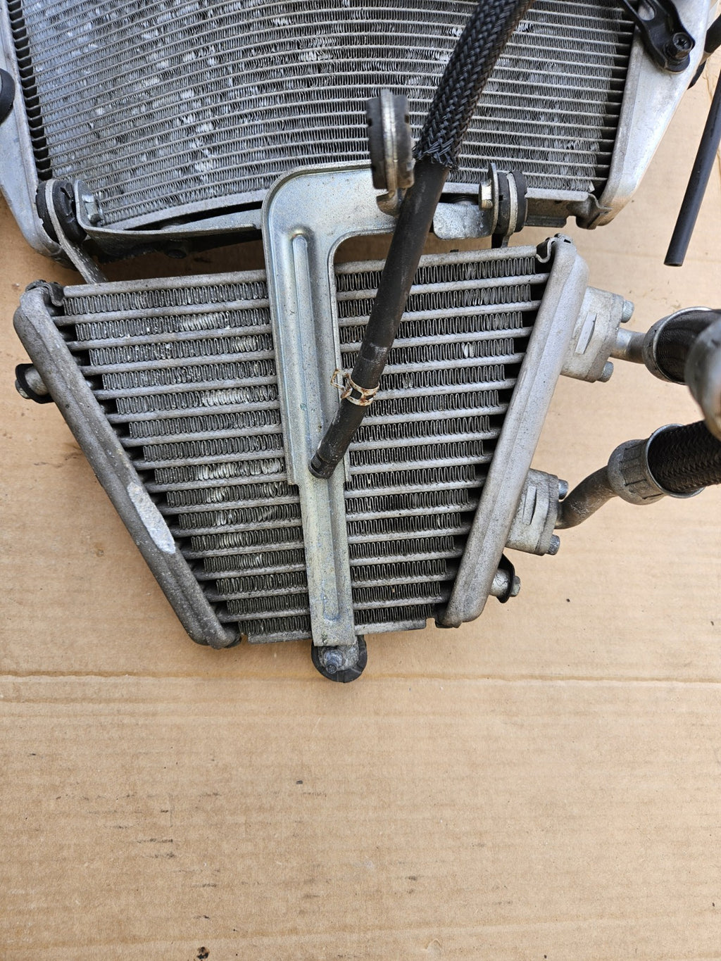 Suzuki Radiator GSXR 1000 2012-2016 OEM 17710-47H10 OIL Cooler, FAN, RESERVOIR