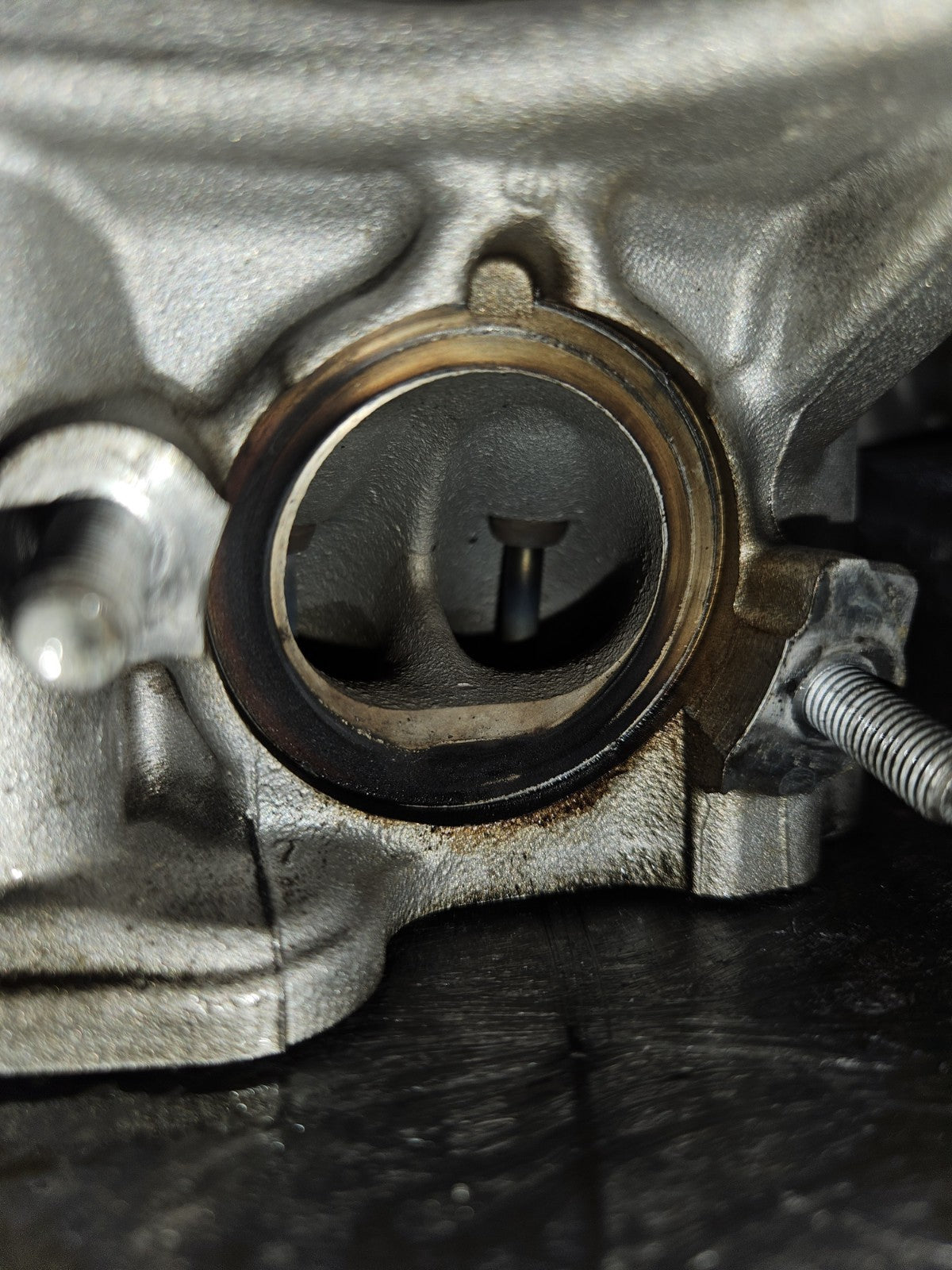 15-19 2015 BMW S1000RR Motor Engine OEM Cylinder Head 11127713134-06