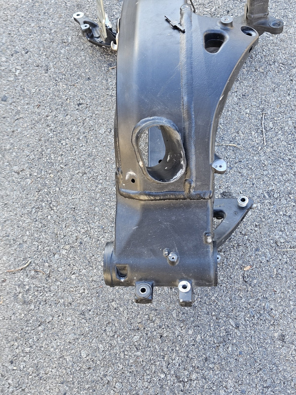 08-21 SUZUKI HAYABUSA OEM MAIN BODY FRAME CHASSIS (STRAIGHT)
