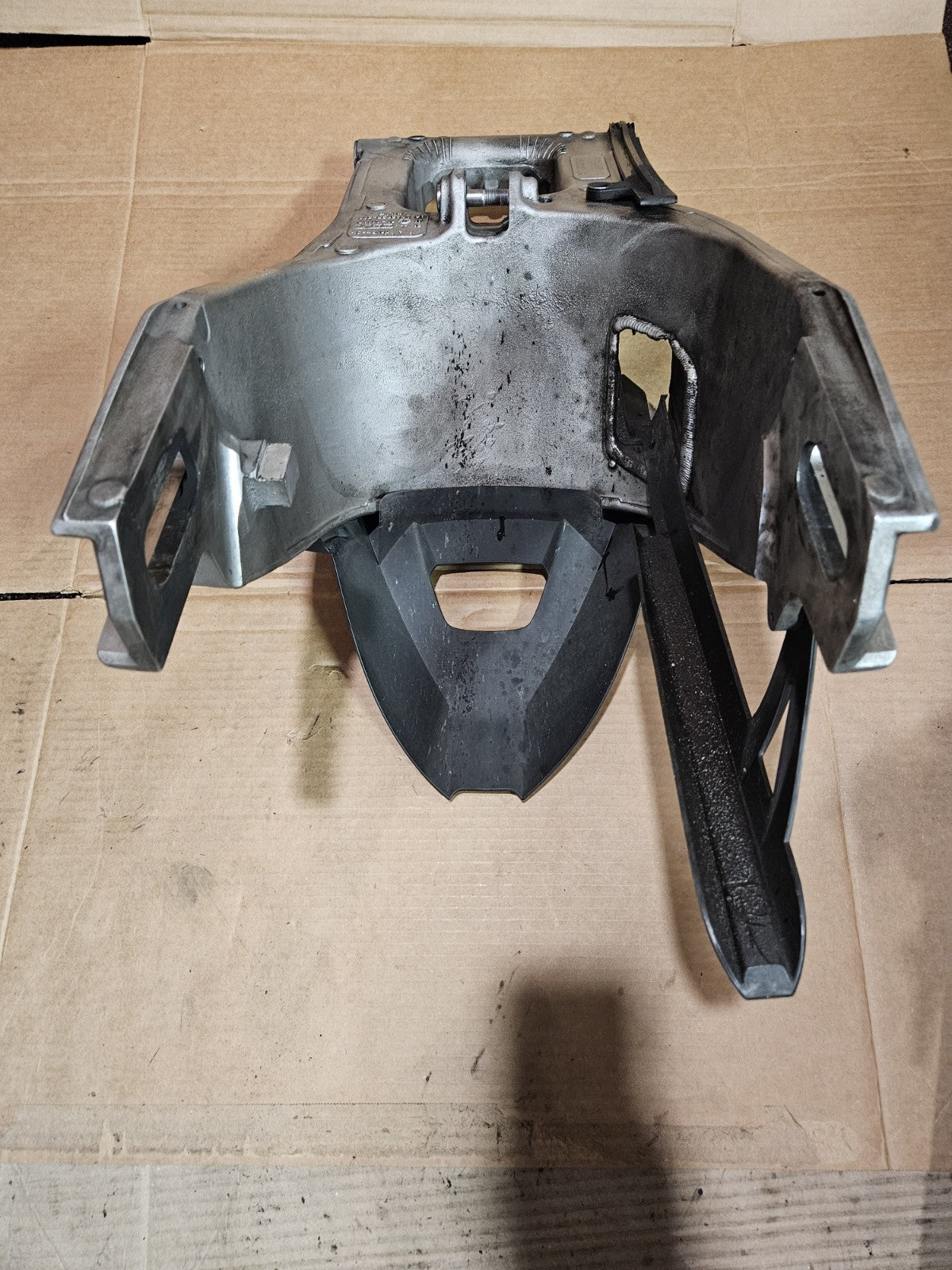 10-14 2013 BMW S1000RR REAR SWINGARM BACK SUSPENSION W/ CHAIN GUARD & MUD GUARD