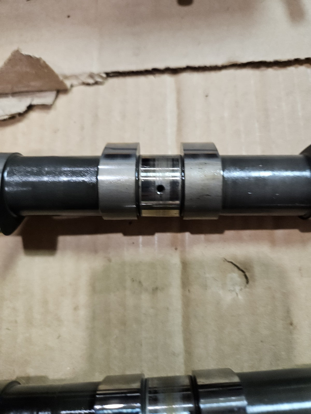 2001 Yamaha YZFR6 YZF R6 Cylinder Head Camshafts Retainer Cover Valves