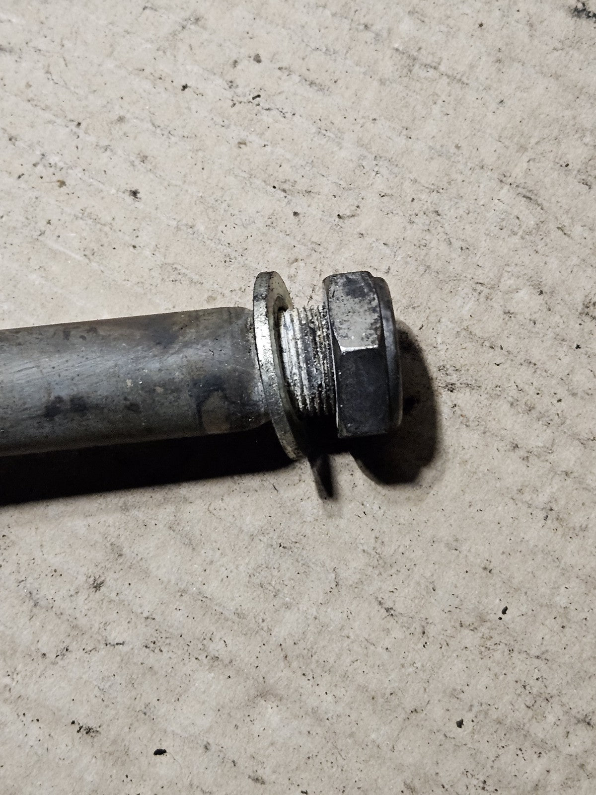 07-20 Yamaha YZF-R6 R6 OEM Rear Swingarm Pivot Bolt Shaft Axle 2C0-22141-10-004