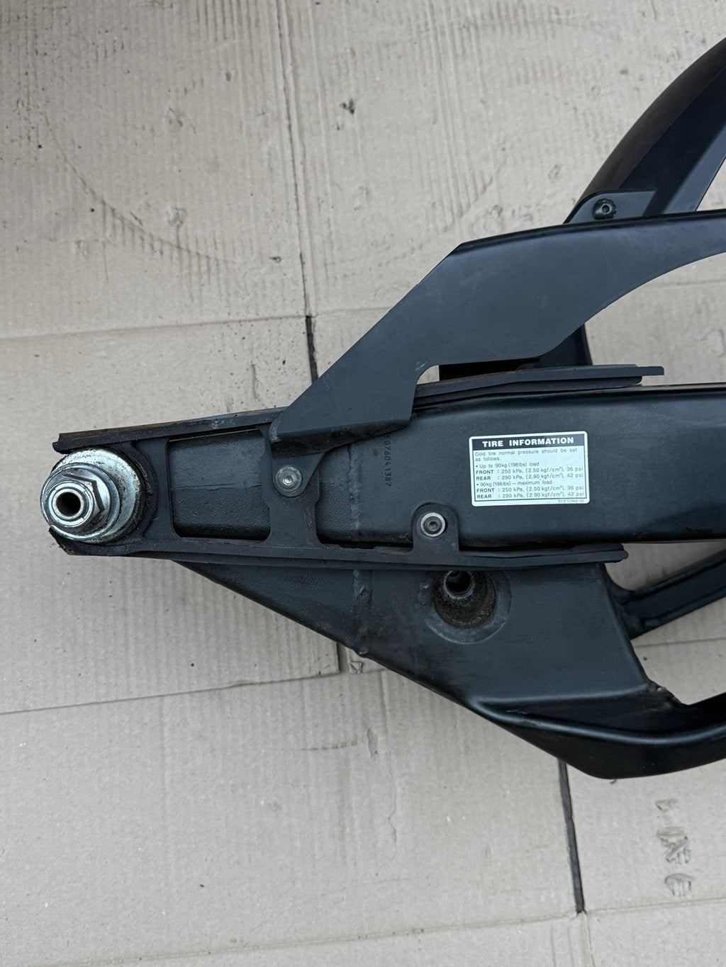 07-08 Yamaha YZF-R1 Straight OEM Rear Suspension Swingarm - Back Arm Frame1