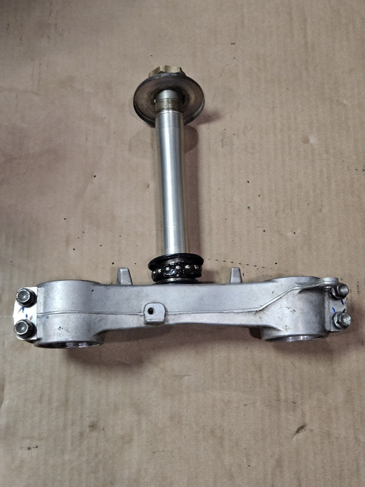 06-25 SUZUKI GSXR 600 750 OEM FRONT FORKS CLAMP LOWER TRIPLE TREE STEM3
