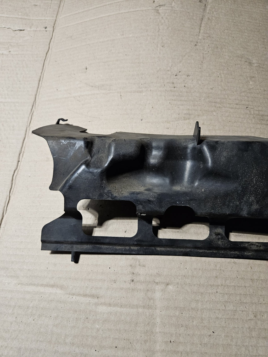 2006-2007 Suzuki GSXR600 GSXR750 OEM Radiator Mount Bracket Cover 17750-01H008