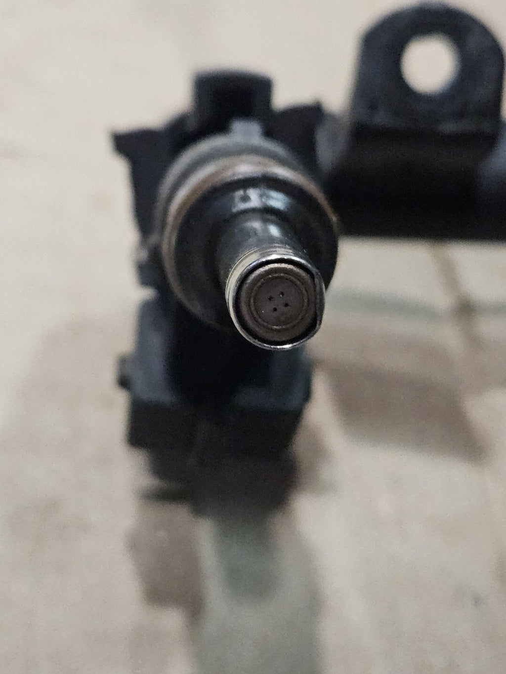 2013 10-14 BMW S1000RR Fuel Gas Petrol Injector Injection Nozzle Rail Pipe OEM