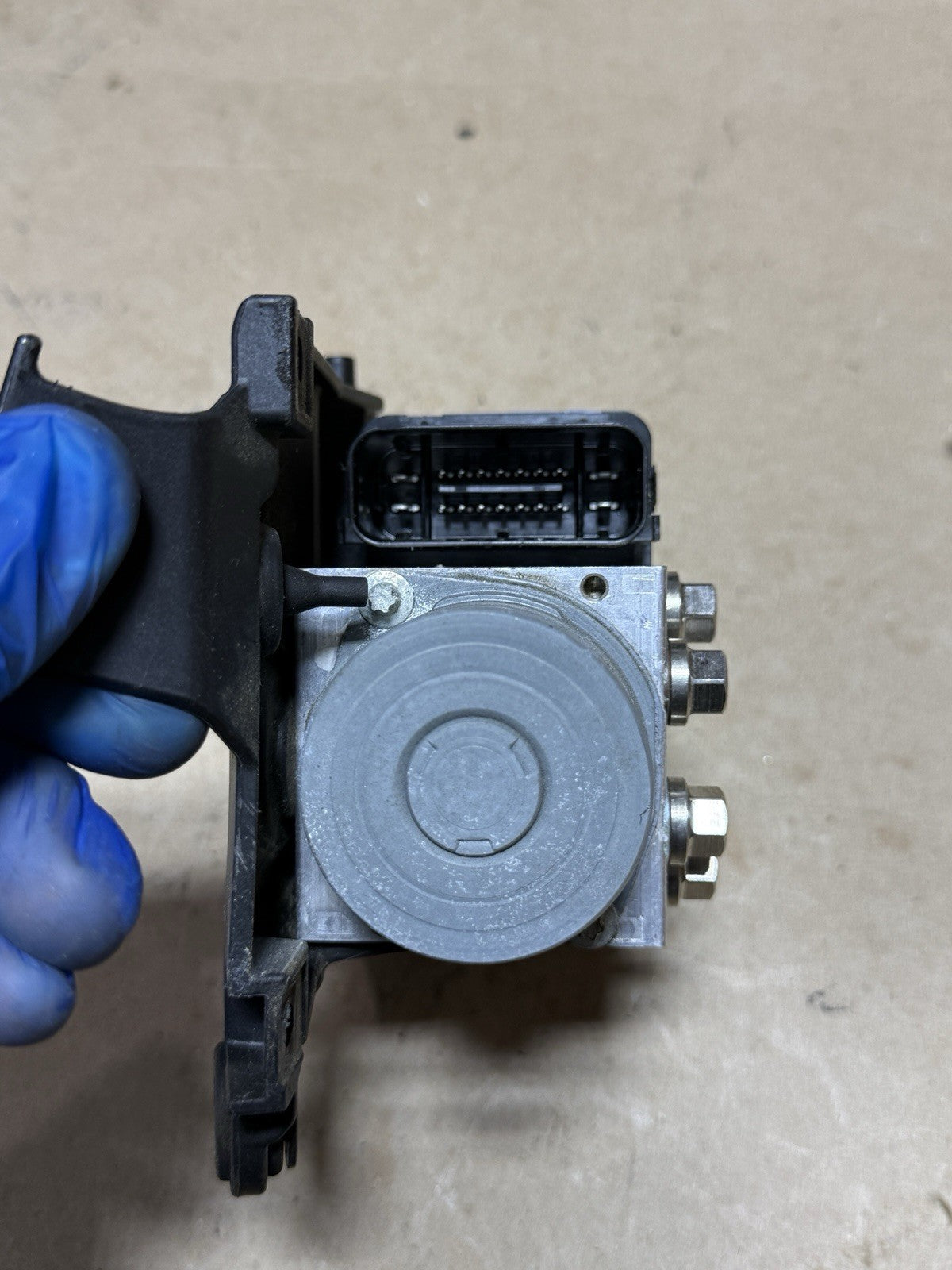 15-18 Aprilia Tuono 1100 RSV4 OEM ABS Brake Servo Control Unit 2D00265