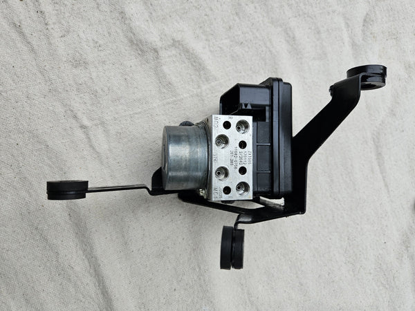 2016-2019 Kawasaki Ninja ZX10R ZX-10R ZX10RR OEM ABS Pump Module Unit 16082-07570