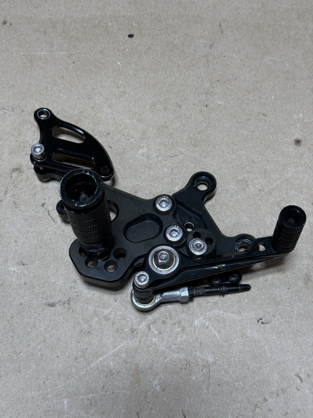 2015-2018 Aprilia RSV4 RR RF Adjustable Rearsets Rear Sets Foot Pegs L&R Black