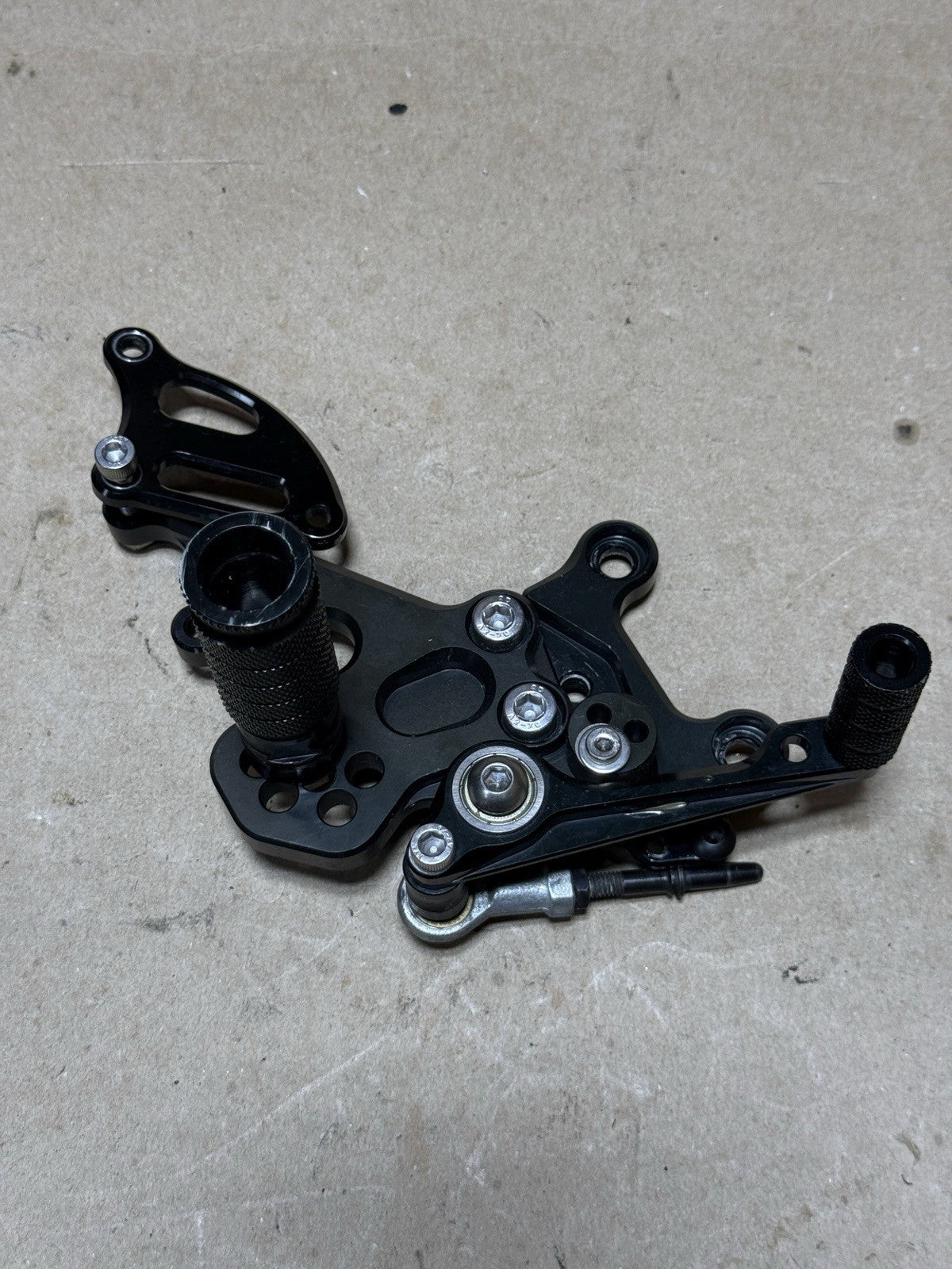 2015-2018 Aprilia RSV4 RR RF Adjustable Rearsets Rear Sets Foot Pegs L&R Black
