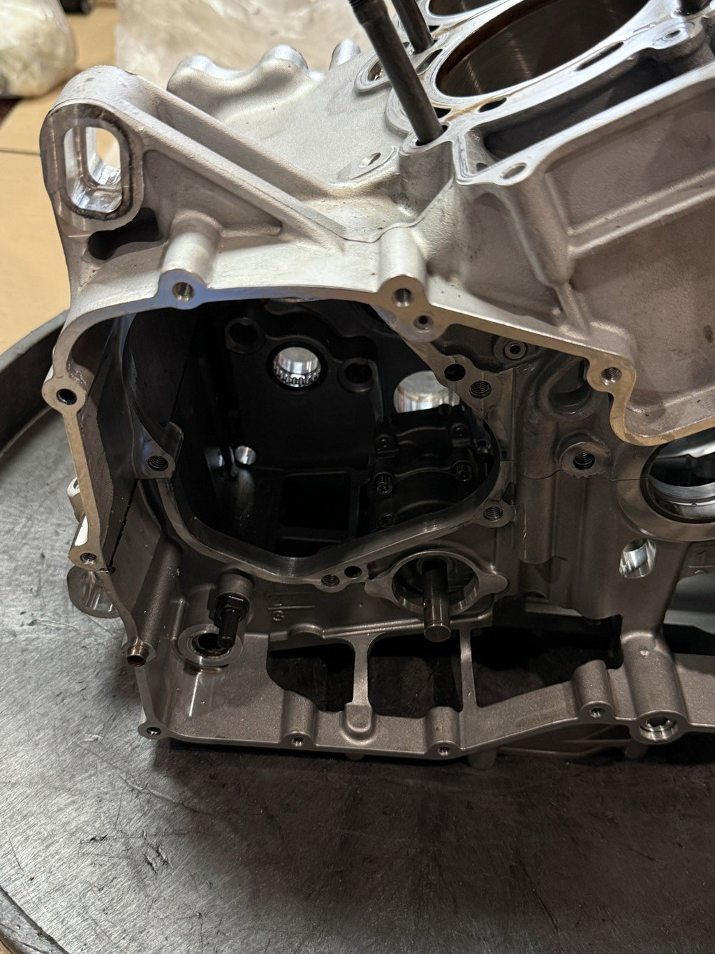 Aprilia RSV4 V4 1100 21+ OEM Engine Motor Crank Cases Case Block Crankcase 21-2522