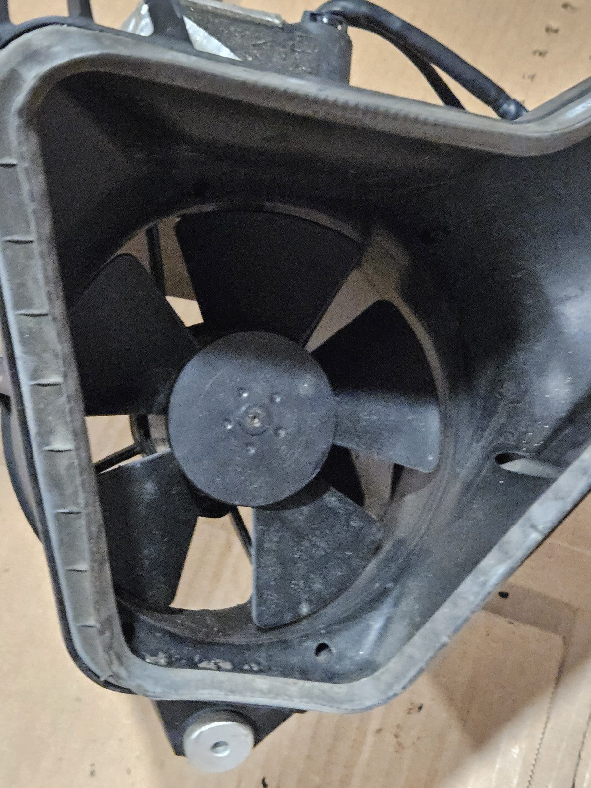 12-19 Ducati Panigale 899 959 1199 1299 OEM RADIATOR FAN TRIM ASSEMBLY OEM