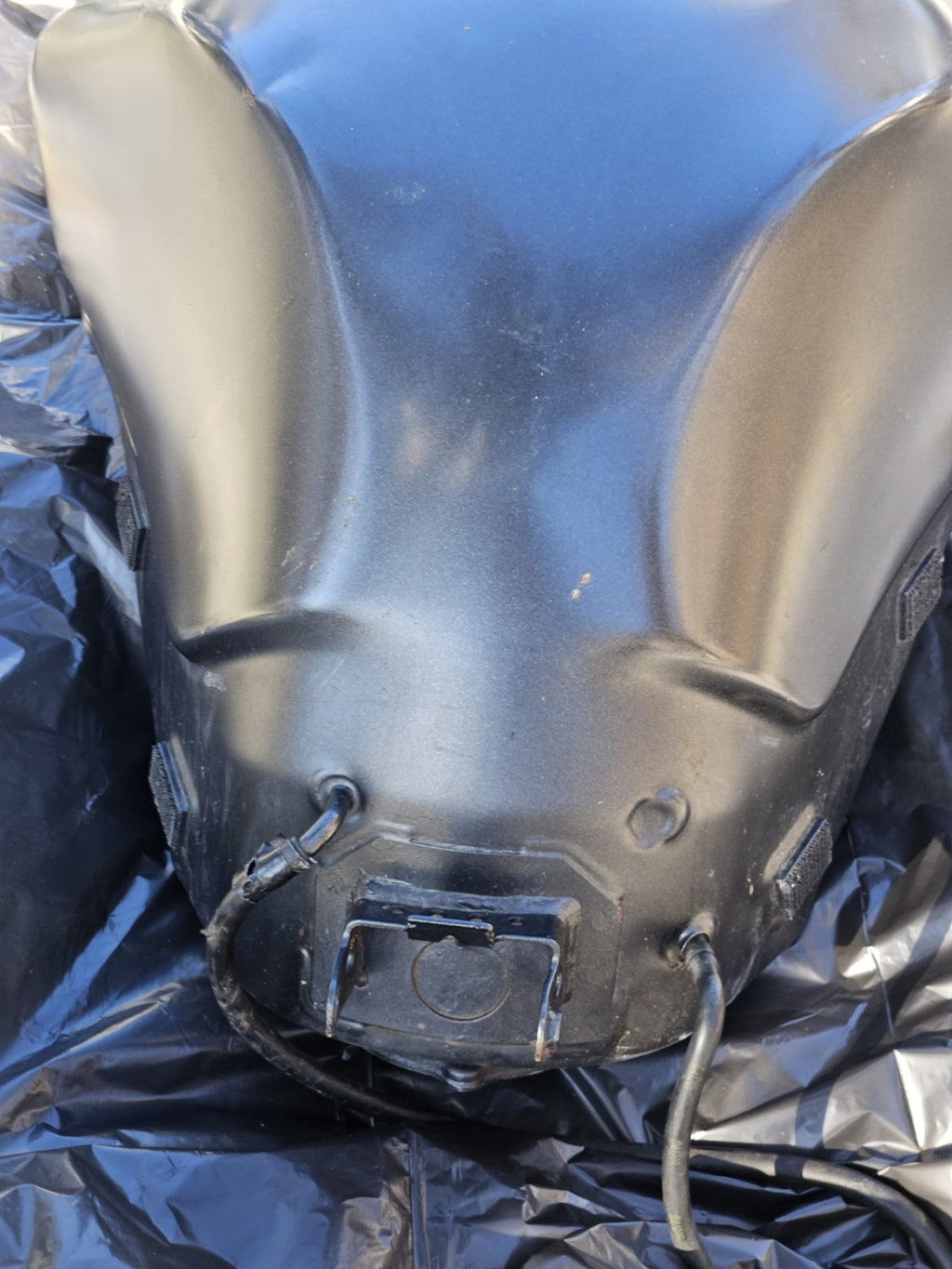 13-18 2015 Kawasaki ZX6R 636 OEM Gas Fuel Tank Petrol Reservoir Damaged