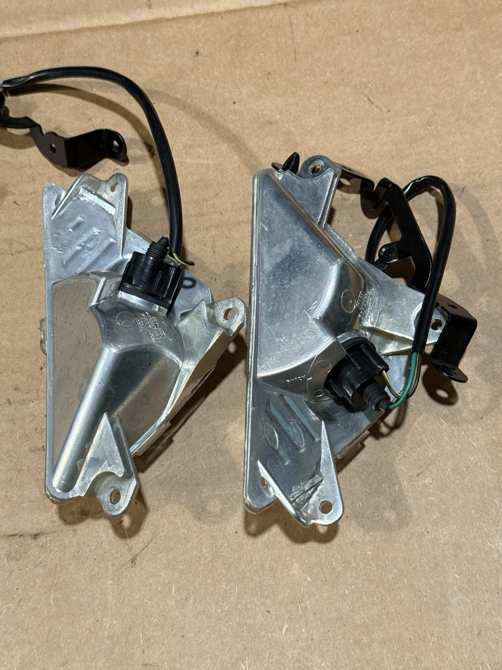19-23 Kawasaki Ninja ZX6R 636 OEM Fairing Front Turn Signals Blinkers 23040-013715