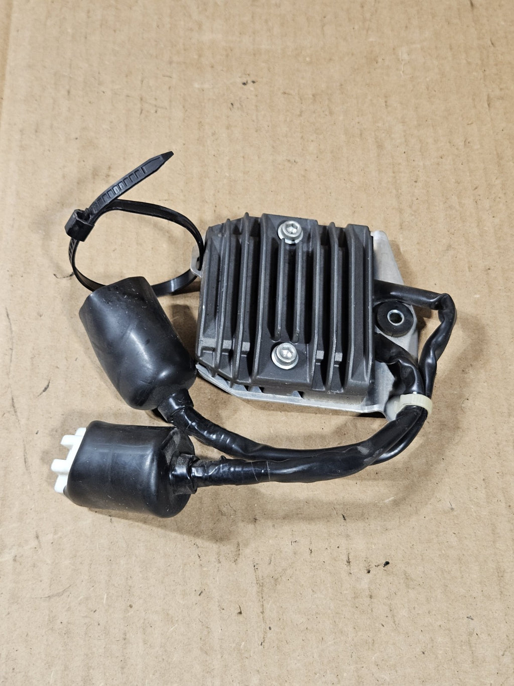 2006 2007 Honda CBR1000RR OEM Voltage Regulator Rectifier 31600MELA21 06-070