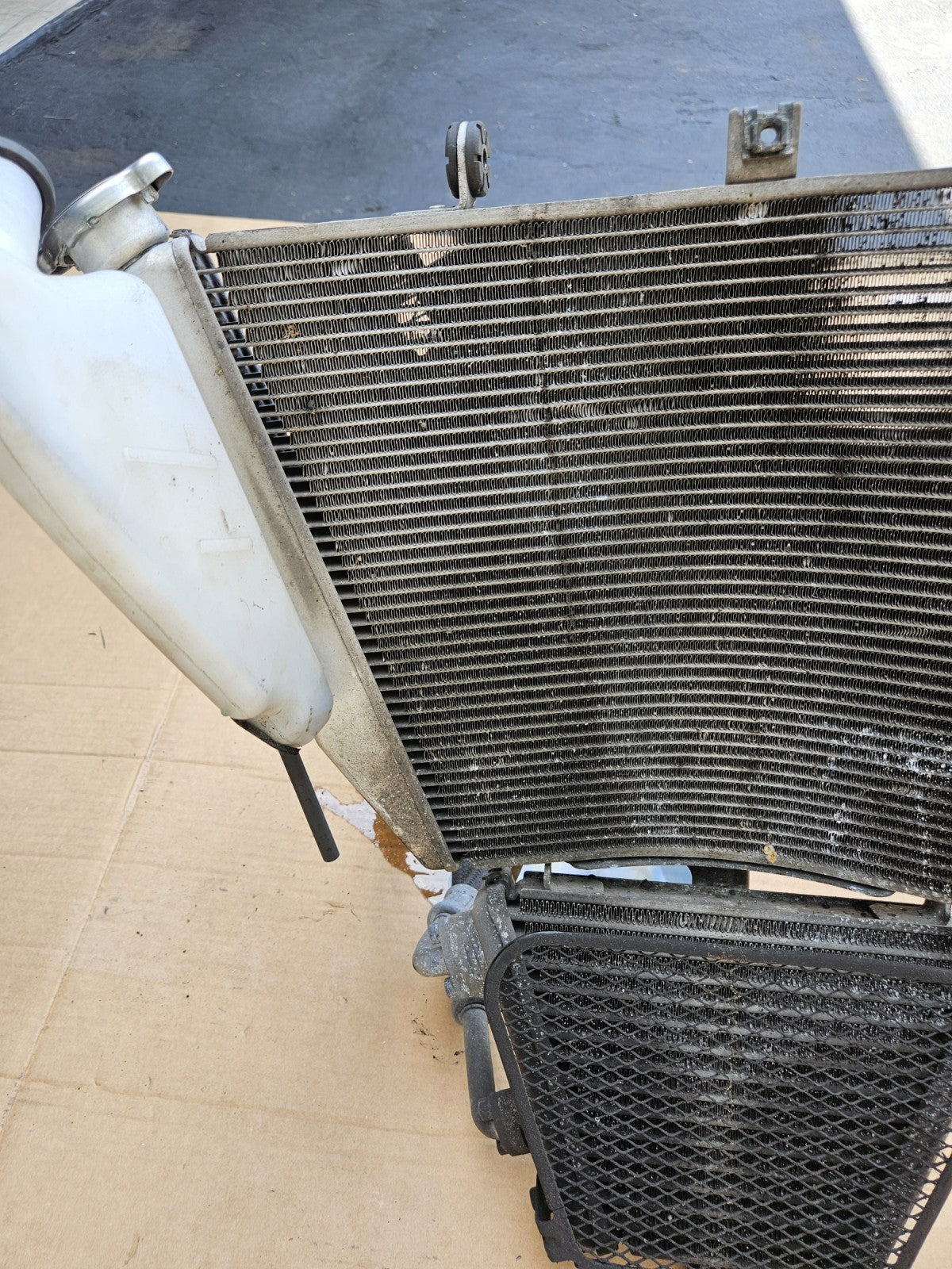 Suzuki Radiator GSXR 1000 2012-2016 OEM 17710-47H10 OIL Cooler, FAN, RESERVOIR