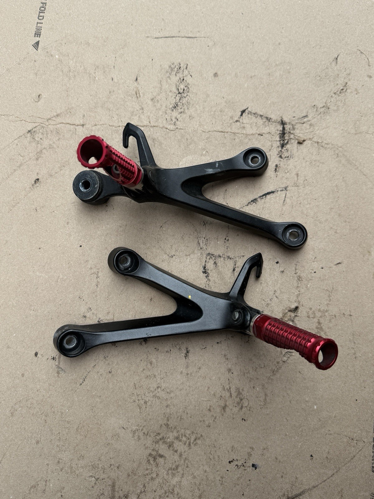 2017-2025 Suzuki GSXR1000 GSXR1000R OEM Rear Passenger Pillion Foot Pegs L&R L71