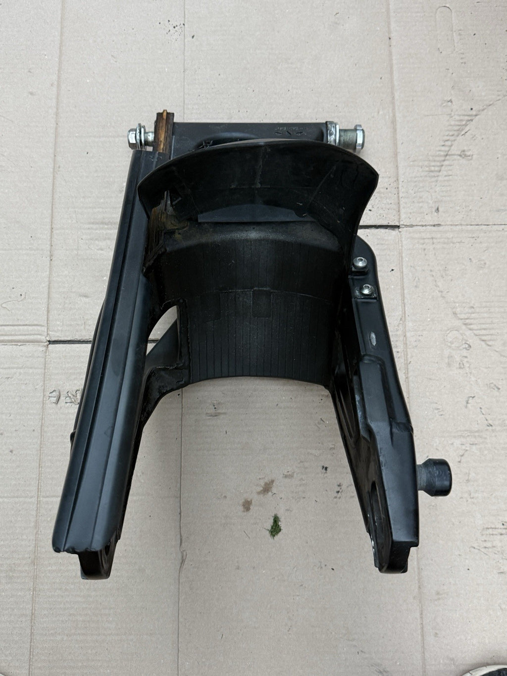 07-08 Yamaha YZF-R1 Straight OEM Rear Suspension Swingarm - Back Arm Frame13