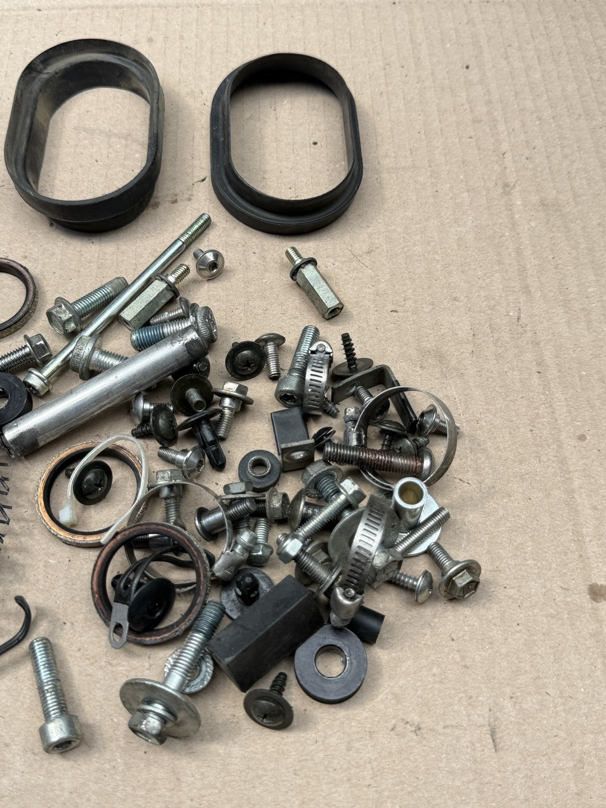2006-2007 Suzuki GSXR600 GSXR750 OEM Misc Bolts Nuts Screws Hardware Kit K6 K76
