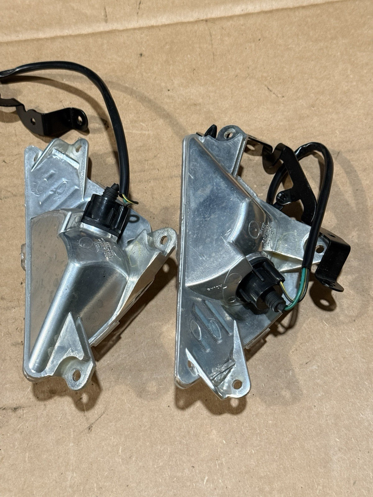 19-23 Kawasaki Ninja ZX6R 636 OEM Fairing Front Turn Signals Blinkers 23040-013713