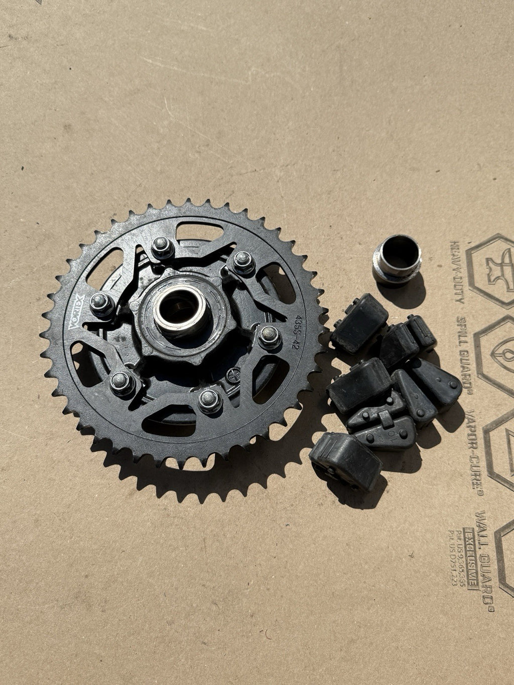 09-16 Suzuki GSX-R1000 Rear Sprocket Carrier W/ Vortex Sprocket OEM 64610-47H00