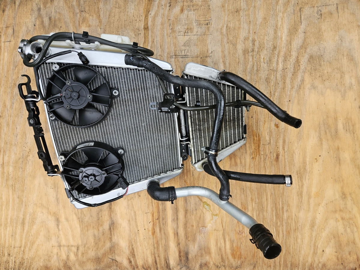 15-18 Aprilia RSV4 R FACTORY Complete RADIATOR Engine Cooling Fan Oil Cooler OEM8