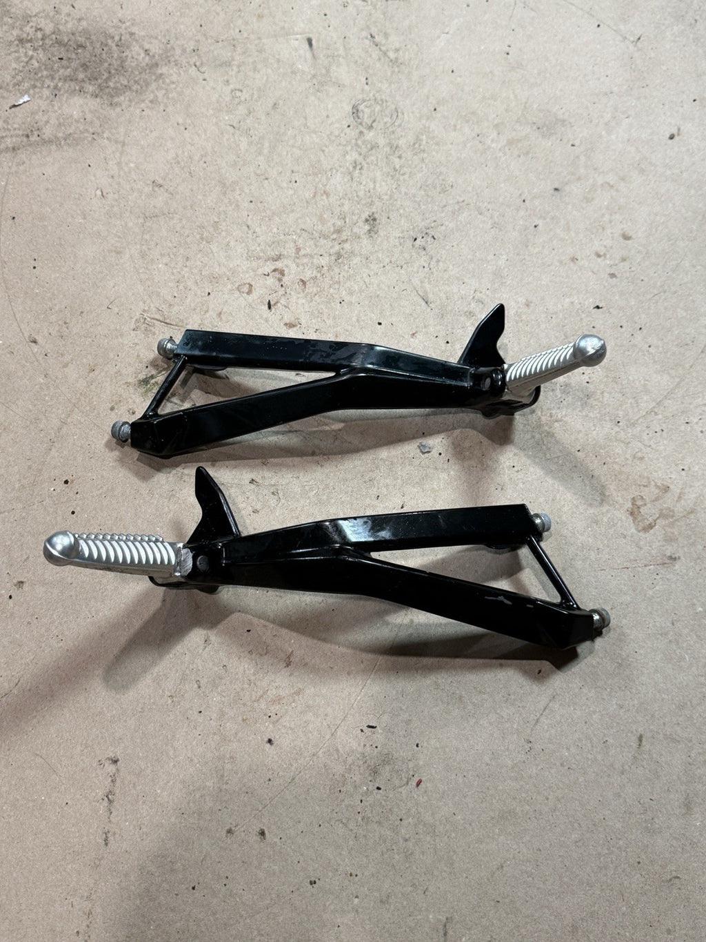 2008-2013 Ducati 848 EVO OEM Rear Passenger Foot Peg Brackets Footrest Hangers0