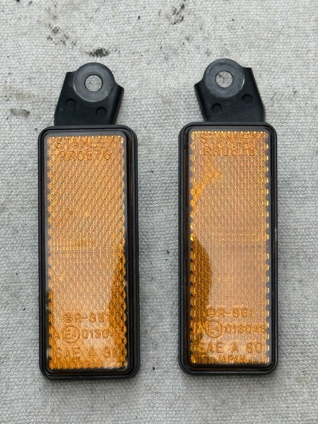 2007-2008 Yamaha YZF-R1 R1 OEM Front Side Reflector Bracket Pair 5VY-85122-00-000