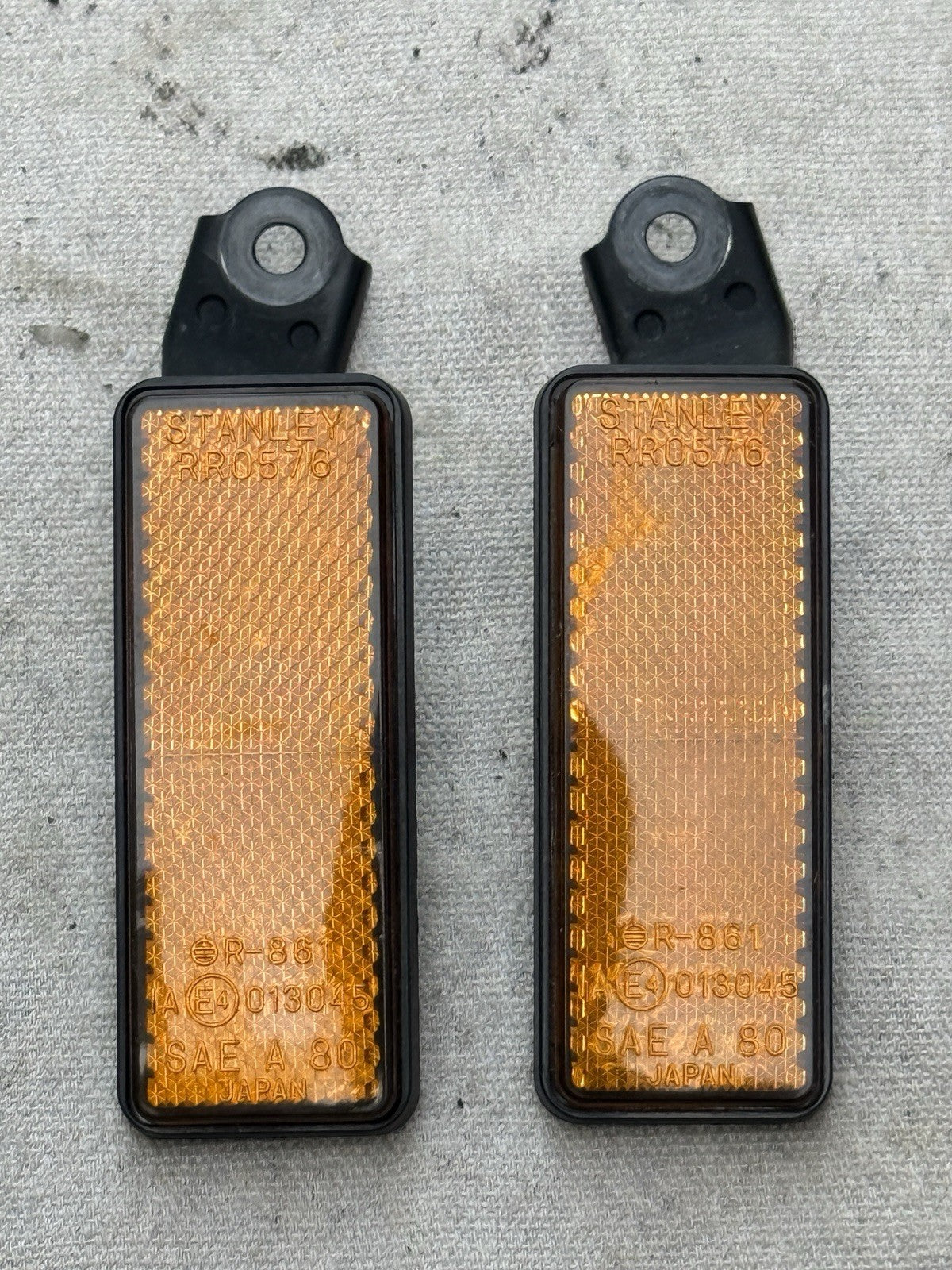 2007-2008 Yamaha YZF-R1 R1 OEM Front Side Reflector Bracket Pair 5VY-85122-00-000
