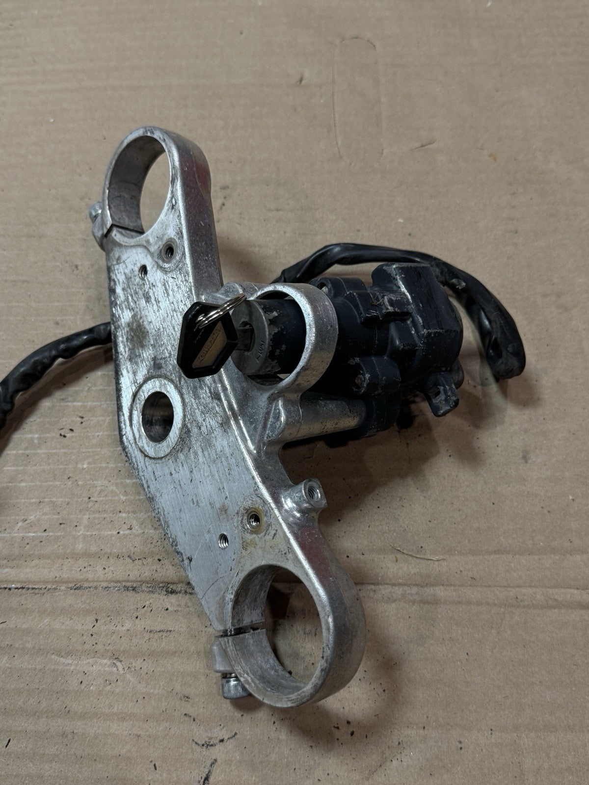 1998 1999 Kawasaki Ninja ZX6R ZX600G OEM Upper Triple Tree Ignition Switch Key8