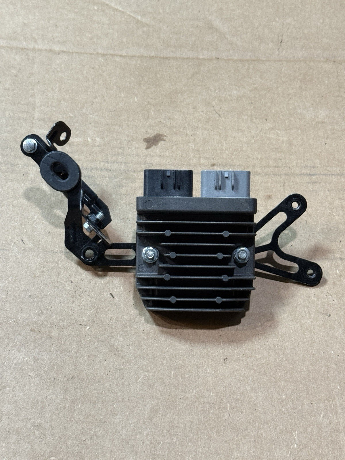 19-23 Kawasaki Ninja ZX6R 636 OEM Voltage Regulator Rectifier Bracket 21066-07566