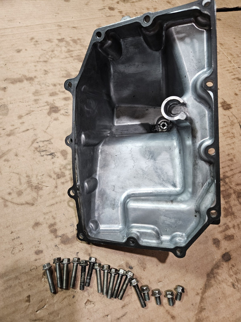 2015 12-16 Suzuki GSXR 1000 GSXR1000 Oil Pan Sump Engine Belly Cover Lower Motor