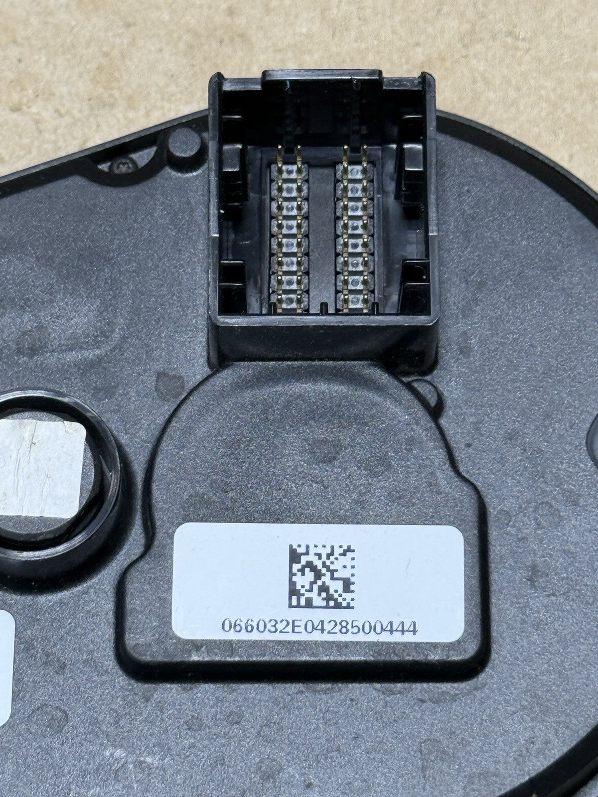 Genuine OEM Aprilia RSV4 Cluster Speedometer Tachometer Dash 2015-2018 2D000144