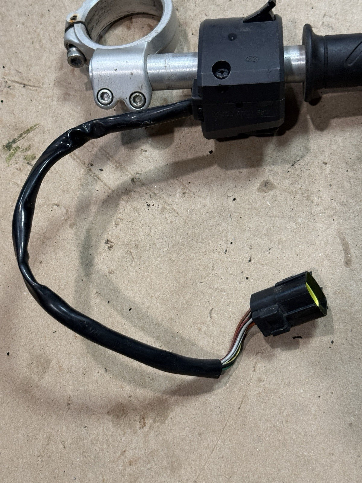 2011-2013 Ducati 848 EVO OEM Right Clip On Handlebar Kill Start Switch Pod5