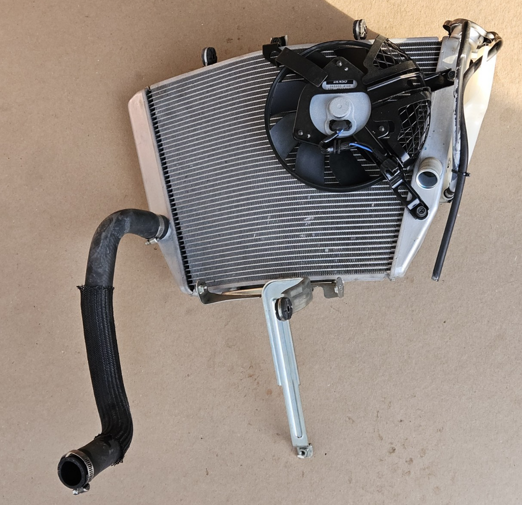 2012-2016 Suzuki GSXR1000 OEM Radiator Cooling Overflow Tank Fan System