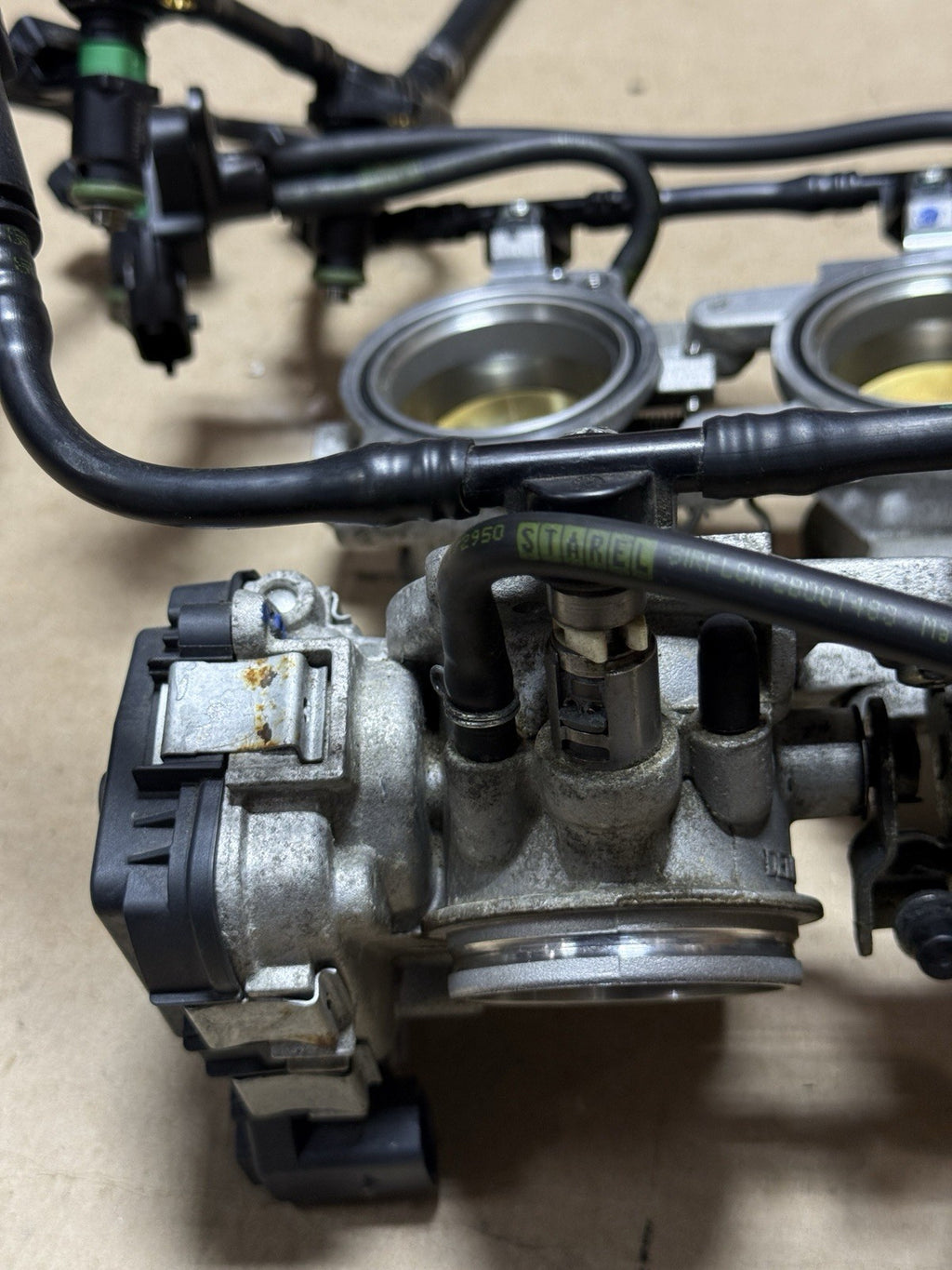 2015-2018 Aprilia RSV4 RF RR Factory OEM Throttle Bodies Fuel Injectors Assembly