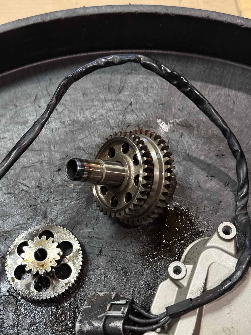 09-19 BMW S1000RR OEM Stator Magneto Alternator Cover Gears Left Engine Case6