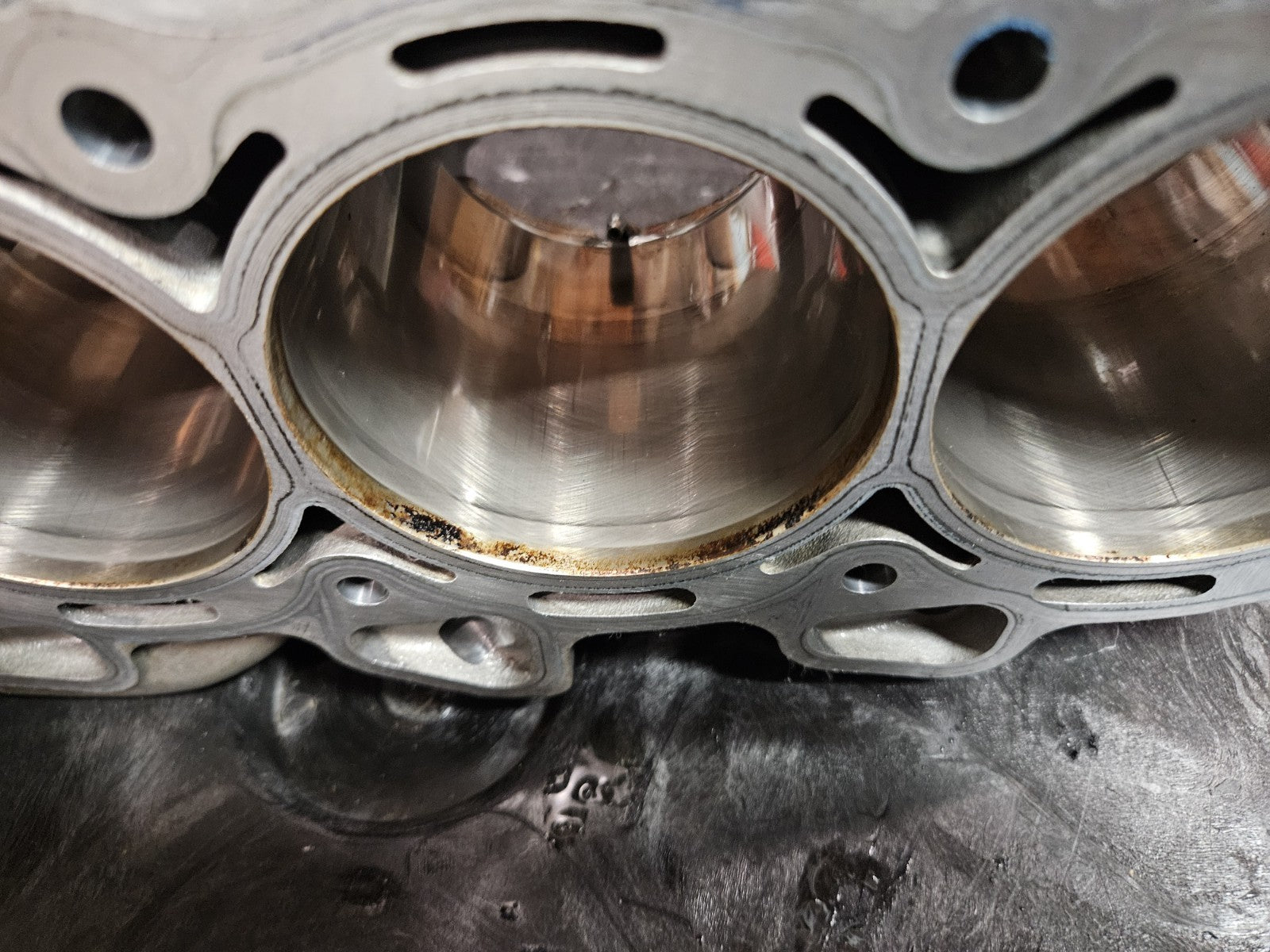 15-19 2015 BMW S1000RR HP4 OEM Crankcase Engine Block Cases Bottom End