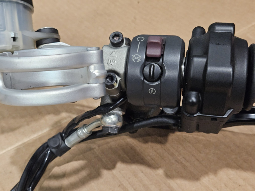 15-19 2015 Ducati 1299 OEM Left Handlebar Controls Clutch Switch Throttle Bar