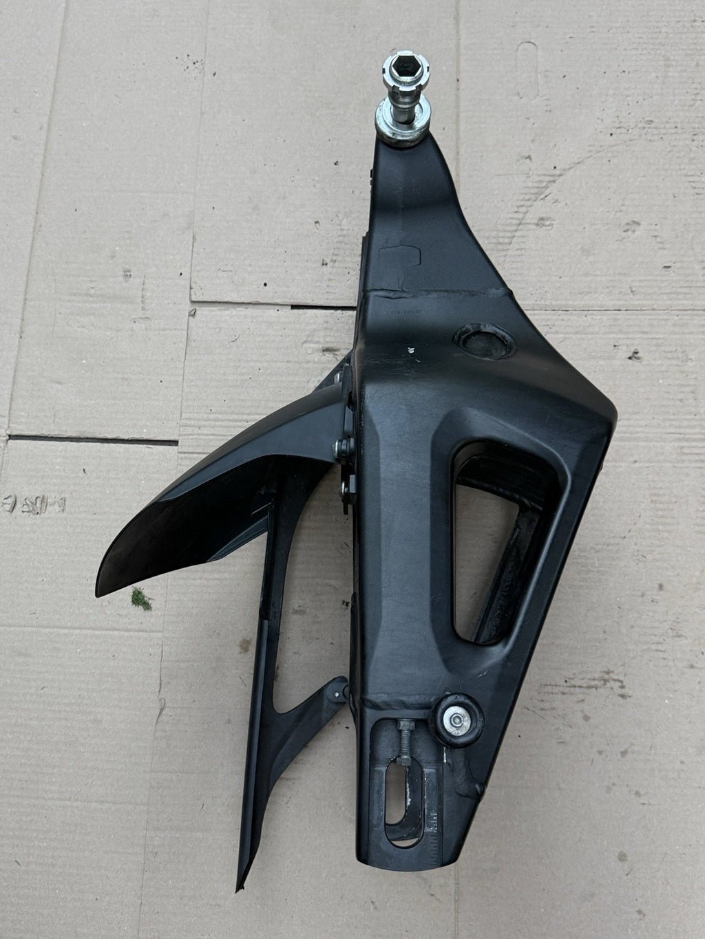 07-08 Yamaha YZF-R1 Straight OEM Rear Suspension Swingarm - Back Arm Frame9