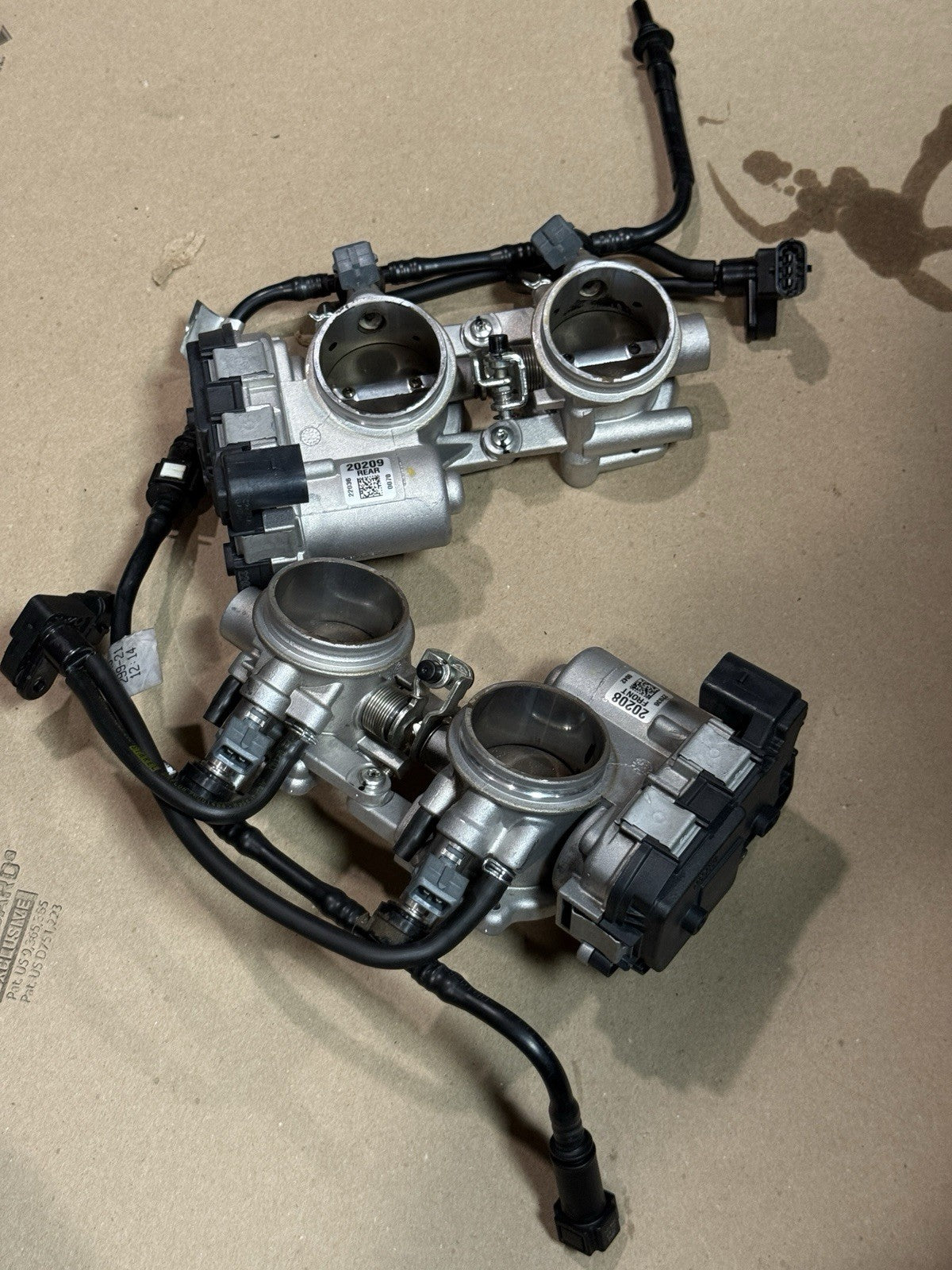Aprilia RSV4 1100 Factory 21+ Front Rear Throttle Bodies Body Fuel Injectors