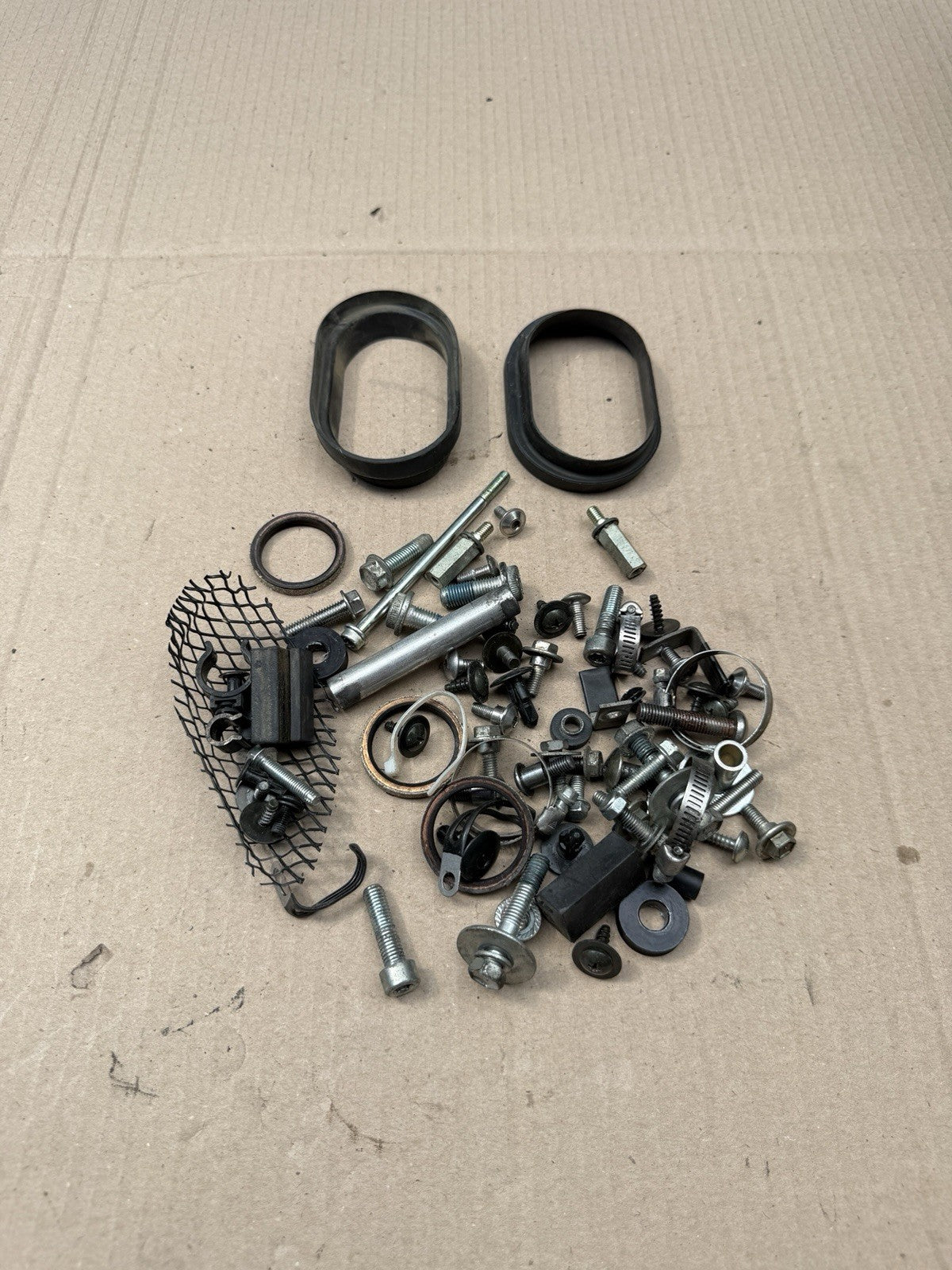 2006-2007 Suzuki GSXR600 GSXR750 OEM Misc Bolts Nuts Screws Hardware Kit K6 K70