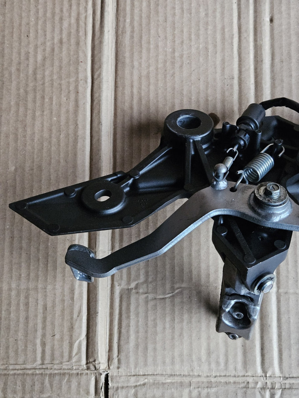 17-19 Kawasaki Ninja 650 Z650 OEM Right Rearset Rear Set Driver Foot Peg Bracket12