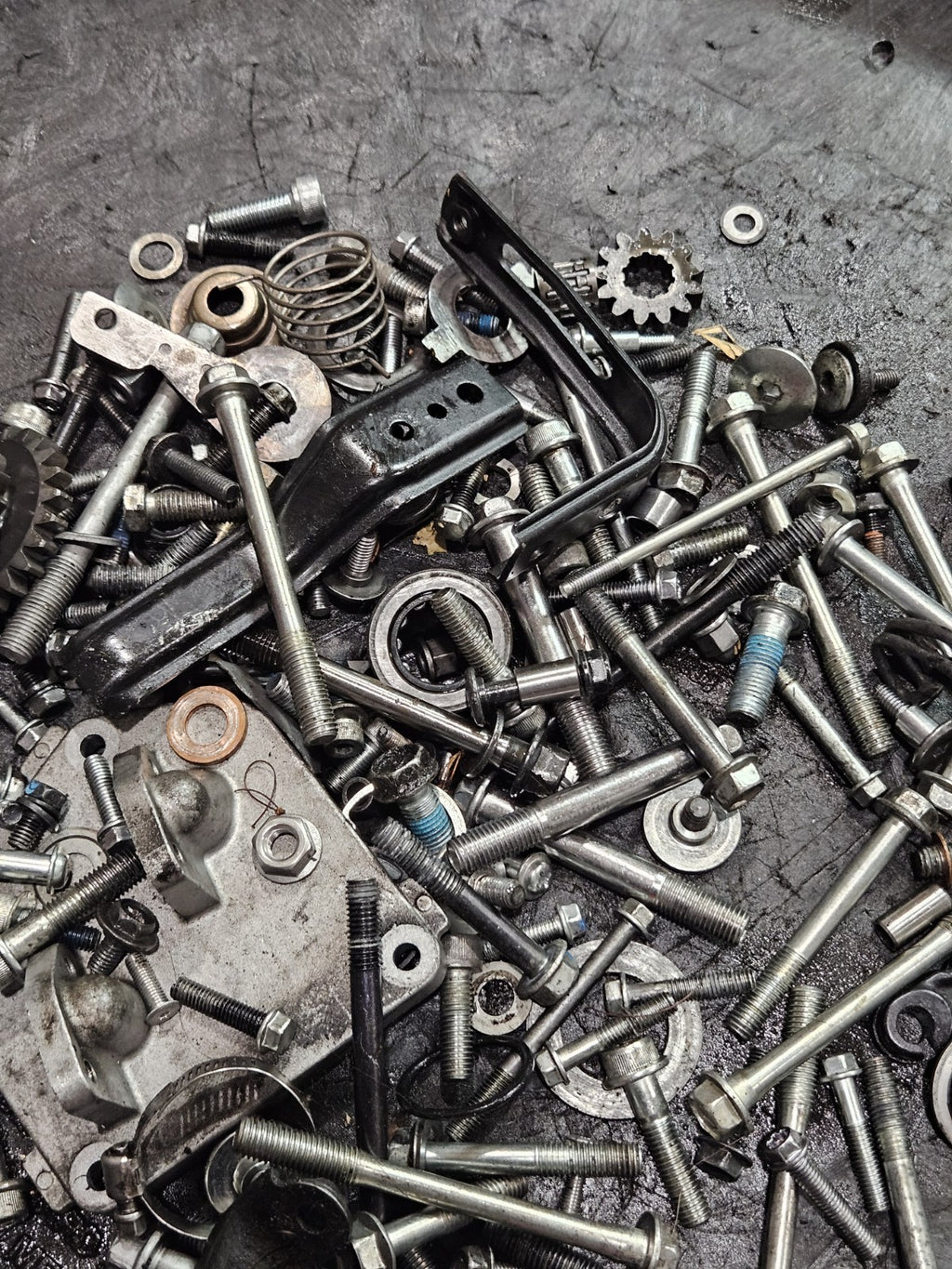 17-24 SUZUKI GSXR1000R GSXR1000 OEM MISCELLANEOUS ENGINE MOUNTING BOLTS HARDWARE11