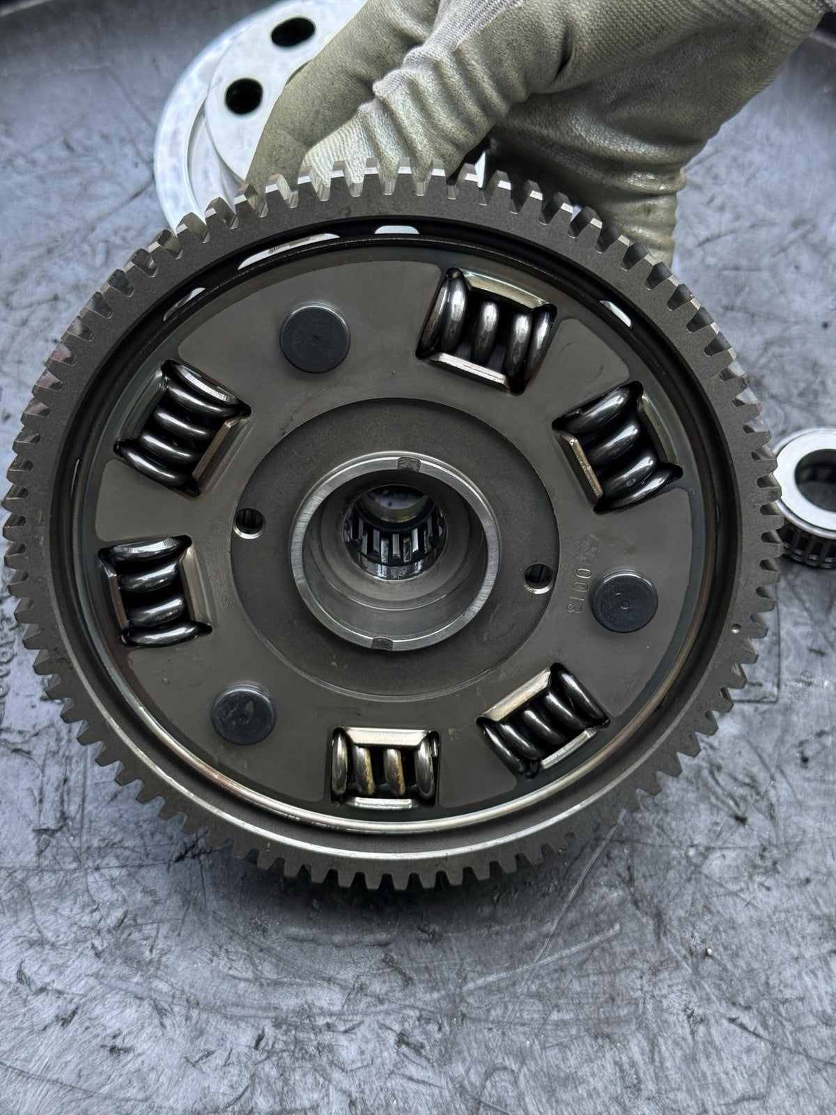 11-15 Kawasaki ZX10R ZX1000 Ninja OEM Clutch Basket Housing Hub Plate 13095-055811